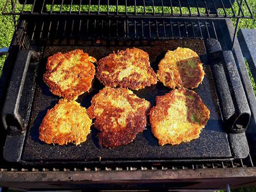 Bramborové placky na grilu